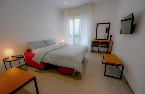 Quartieri Spagnoli Apartment | Signora Titina Rooms