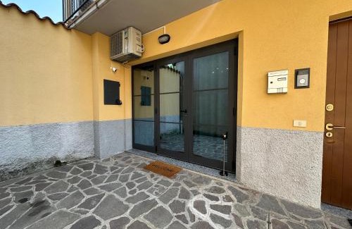 Azzano San Paolo Apartment | Silent Airport Room
