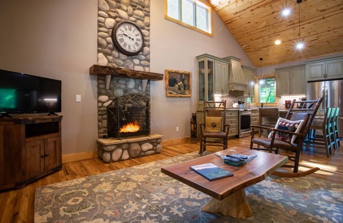 Marshall Cabin | Silent Night | Private Cabin with Mountain Views | Hot Tub and Fire Pit |