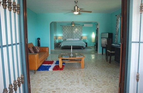 Los Cerros Apartment | Silent ocean-view room, pool/WiFi/cable TV/parking