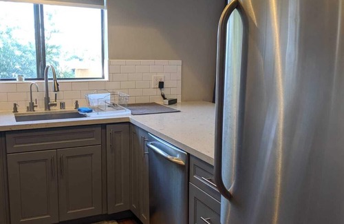 Del Rey Condo | Silicon Beach Condo with a View #Pool #Gym #HotTub