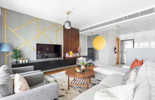 Al Raha Beach Apartment | Silkhaus Modern 2BDR Near Banks of Al Rahah