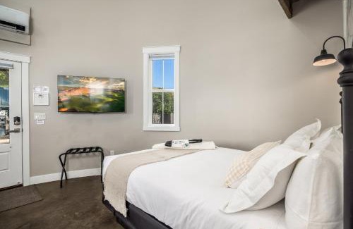 La Verkin House | Silo Suite 1 Pet Friendly- Near Zion National Park
