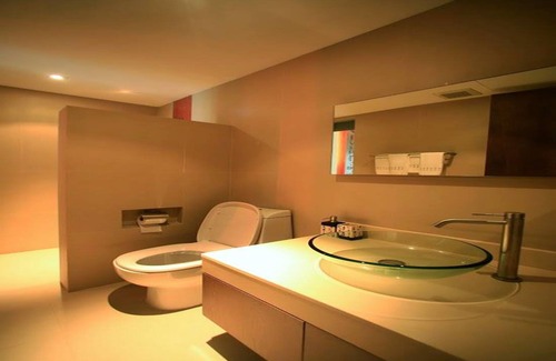 Silom Hotel | Silom One