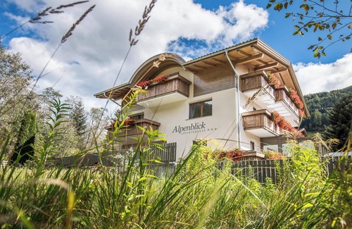 San Giovanni Apartment | Silva Alpenblick Apartments with mountain views, Wi-Fi, garden and terrace