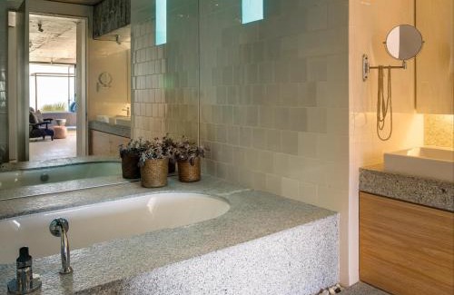 Shelley Point Apartment | Silver Bay Villa