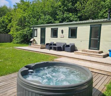 Denstone Apartment | Silver Birch Nabb Lane Hot tub near Alton Towers