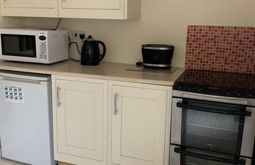 Burry Port Cottage | Silver cottage by the beach