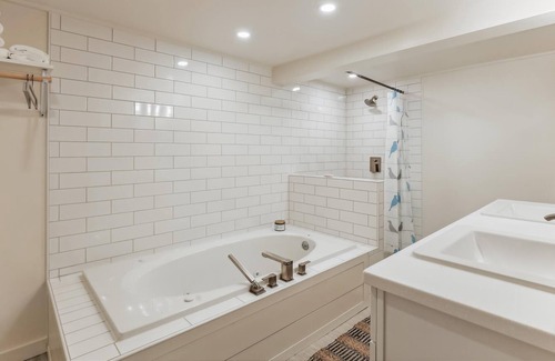 Morrisville House | Silver Fox Farm - All New, One-Level Private Home Close to it All!