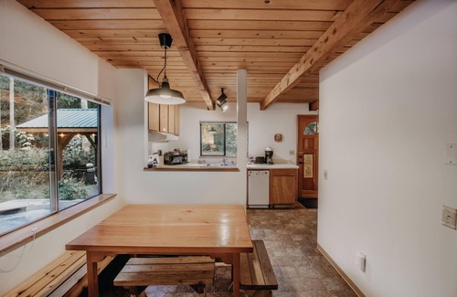 Maple Falls Cabin | Silver Lake Cabin #67 - Hot Tub - Pets Ok - Wi-Fi
