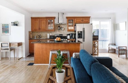 Sunset Junction Apartment | Silver Lake Sanctuary with Sprawling Terrace View