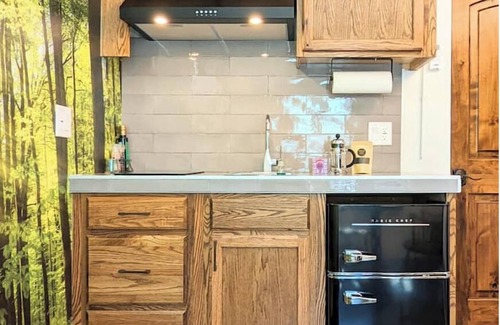 Silver Lake Apartment | Silver Lake Studio Suites with Rooftop Terrace
