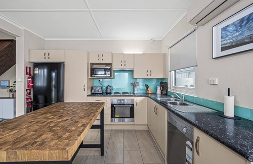 Silver Sands House | Silver Myrtle Shack ~ Aldinga Beach - A Truly Relaxing Coastal Escape
