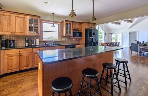 Hillsdale House | Silver Ridge: sweeping views in luxury chalet
