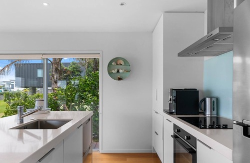 Langs Beach House | Silver Seas - Modern, sunny holiday home with sea views and self-contained studio