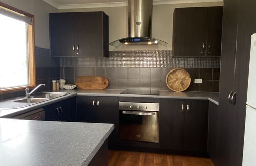 Waterhouse House | Silver Seas - Plenty of space for family fun! Backyard Cricket Delight!