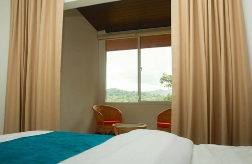 Kandy Hotel | Silver Sign Hotel and Gem Gallery
