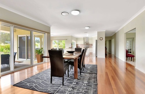 Rothbury House | Silver Springs Estate 4br house + 6br house with Wifi, Pool. Fireplace, Views, Olives and Space