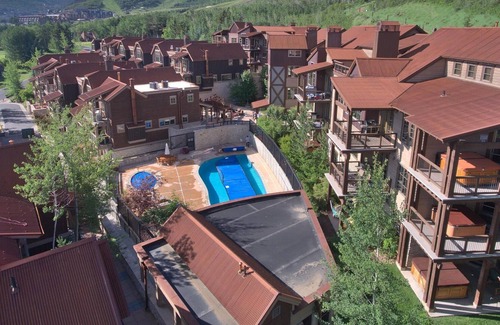 North Park City Ski Chalet | Silver Star Vista by Casago