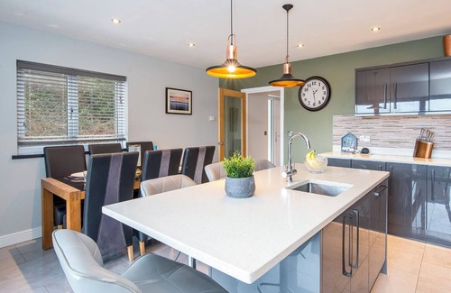 Goodwick House | Silver Stream, Holiday Property Goodwick, nr. Fishguard, Sleeps 8, 4 bedrooms, bathrooms