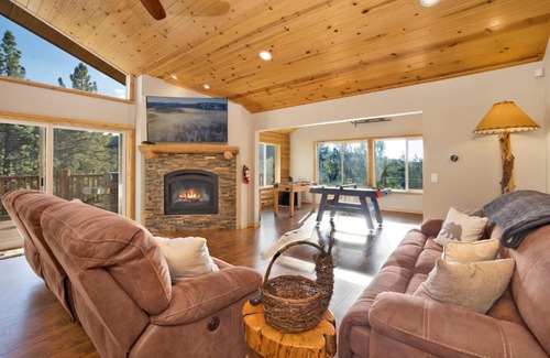 Moonridge Ski Chalet | Silver Tip Chalet by Big Bear Vacations Game Tables Ultra Central Cozy Chalet