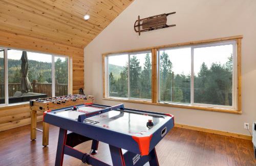Moonridge Ski Chalet | Silver Tip Chalet by Big Bear Vacations Game Tables Ultra Central Cozy Chalet