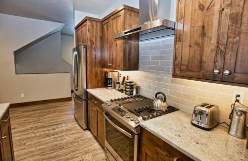 McCall House | Silverpine Hideaway by Casago McCall - Donerightmanagement