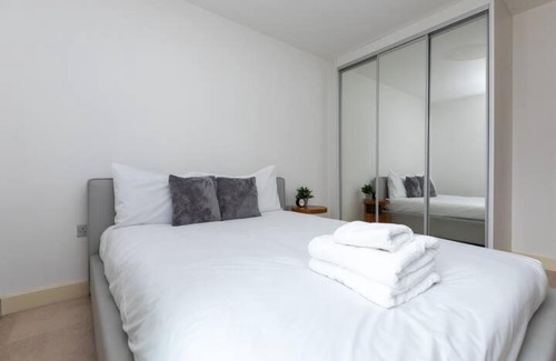 Royal Docks Apartment | Silvertown AP