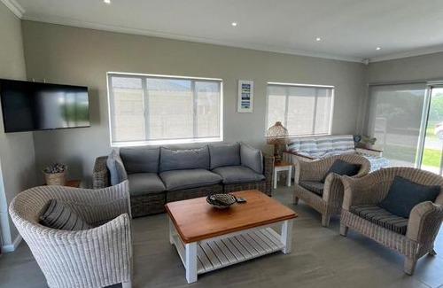 Struisbaai House | Silwer
