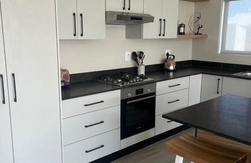 Struisbaai House | Silwer