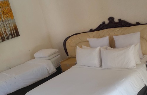 Greater Johannesburg Metropolitan Area House | Simbasun Country Cottages