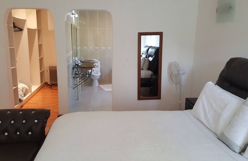 Greater Johannesburg Metropolitan Area House | Simbasun Royal Village and Spa