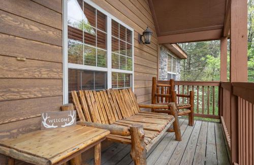 Branson West House | Simon's Treetop Cabin - 2 BDR in Popular Resort