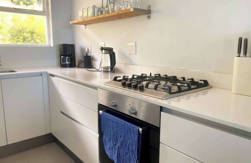 Redhill Apartment | Simon’s Town Seaside Apt | Views, Balcony, Parking