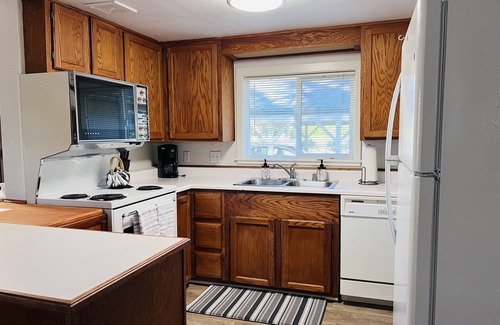 Cal Young House | š„simple 4bed 1 and half bath homeš„Close to UO & Autzen š„Kid and dog friendly!