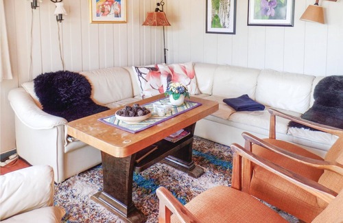 Lindesnes House | Simple and cozy cottage with panoramic views over the Lehnesfjord, which is not only rich in fish, b