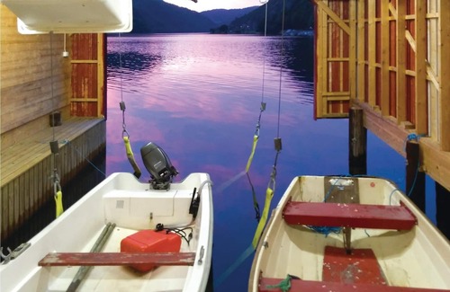 Lindesnes House | Simple and cozy cottage with panoramic views over the Lehnesfjord, which is not only rich in fish, b