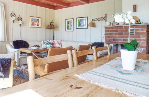Lindesnes House | Simple and cozy cottage with panoramic views over the Lehnesfjord, which is not only rich in fish, b