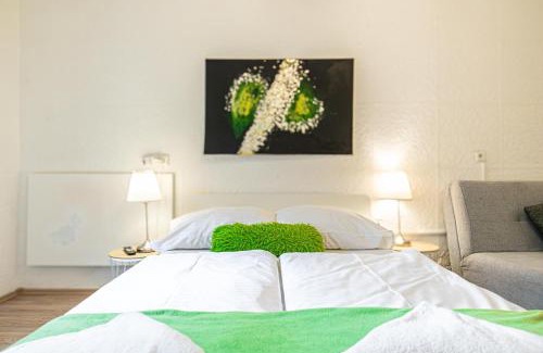 Neulerchenfeld Apartment | Simple Apt w full kitchen Wiener Stadthalle