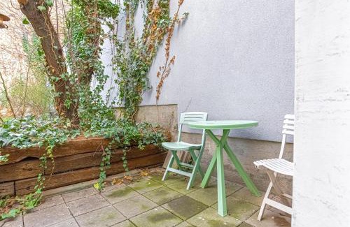 Neulerchenfeld Apartment | Simple Apt w full kitchen Wiener Stadthalle