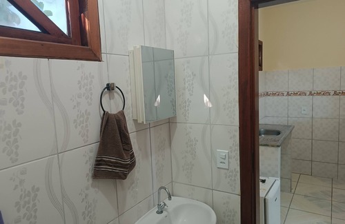Santa Cruz Cabralia Cabin | Simple but cozy rooms in Coroa Vermelha-Ba. We accept pets.