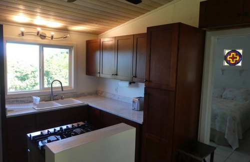 Hawi Apartment | Simple Elegant Comfort In Ideal Location