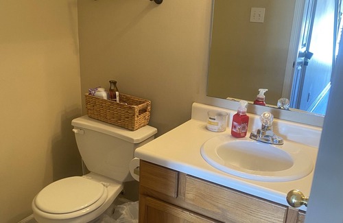 Fishers House | Simple Home in Fishers! Close to main highway, shopping and restaurants!