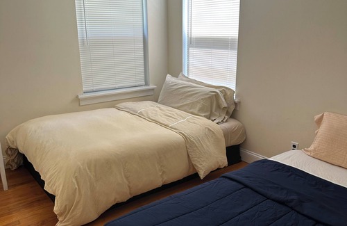 Amagansett North Bed & Breakfast | Simple Home Quick Walk to Village