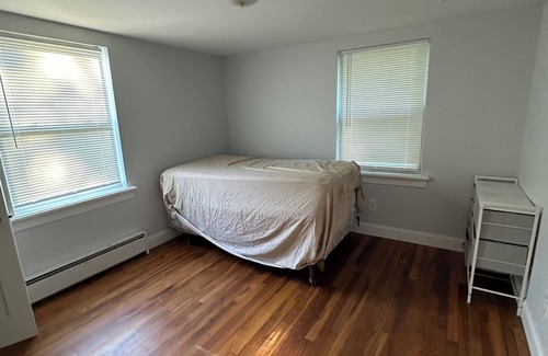 Amagansett North Bed & Breakfast | Simple Home Quick Walk to Village