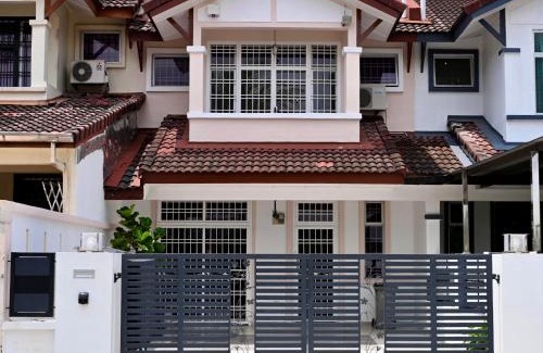Taman Setia Indah House | Simple Homestay