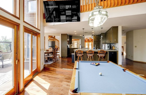 Keene House | ‘Simple Life Ranch’ w/Hot Tub & Sauna in Keene!