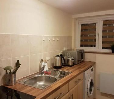 Heaton Apartment | Simple Private Studio