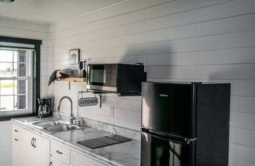 Shipshewana House | Simple Serenity Loft - Tiny Home #6