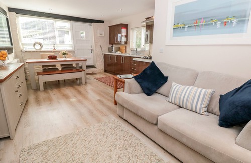 Dartmouth Cottage | Simples
